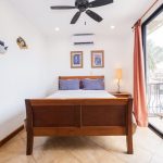 Habitación de huéspedes del Condo 11, Condominios Montecarlo, Playa Jacó - Guest bedroom of Condo 11, Montecarlo Condominiums, Jacó Beach