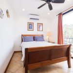 Habitación de huéspedes del Condo 11, Condominios Montecarlo, Playa Jacó - Guest bedroom of Condo 11, Montecarlo Condominiums, Jacó Beach