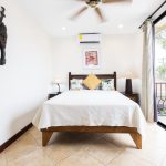 Habitación de huéspedes del Condo 15, Condominios Montecarlo, Playa Jacó - Guest bedroom of Condo 15, Montecarlo Condominiums, Jacó Beach