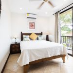 Habitación de huéspedes del Condo 15, Condominios Montecarlo, Playa Jacó - Guest bedroom of Condo 15, Montecarlo Condominiums, Jacó Beach